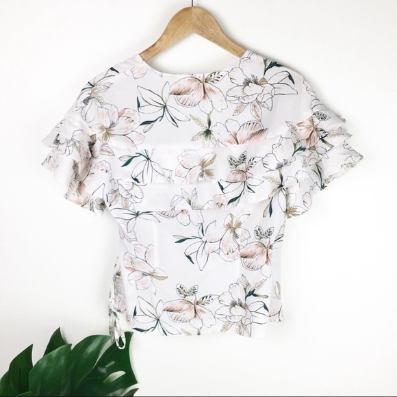 ASTR Floral ruffled cropped wrap blouse size M - Picture 5 of 5